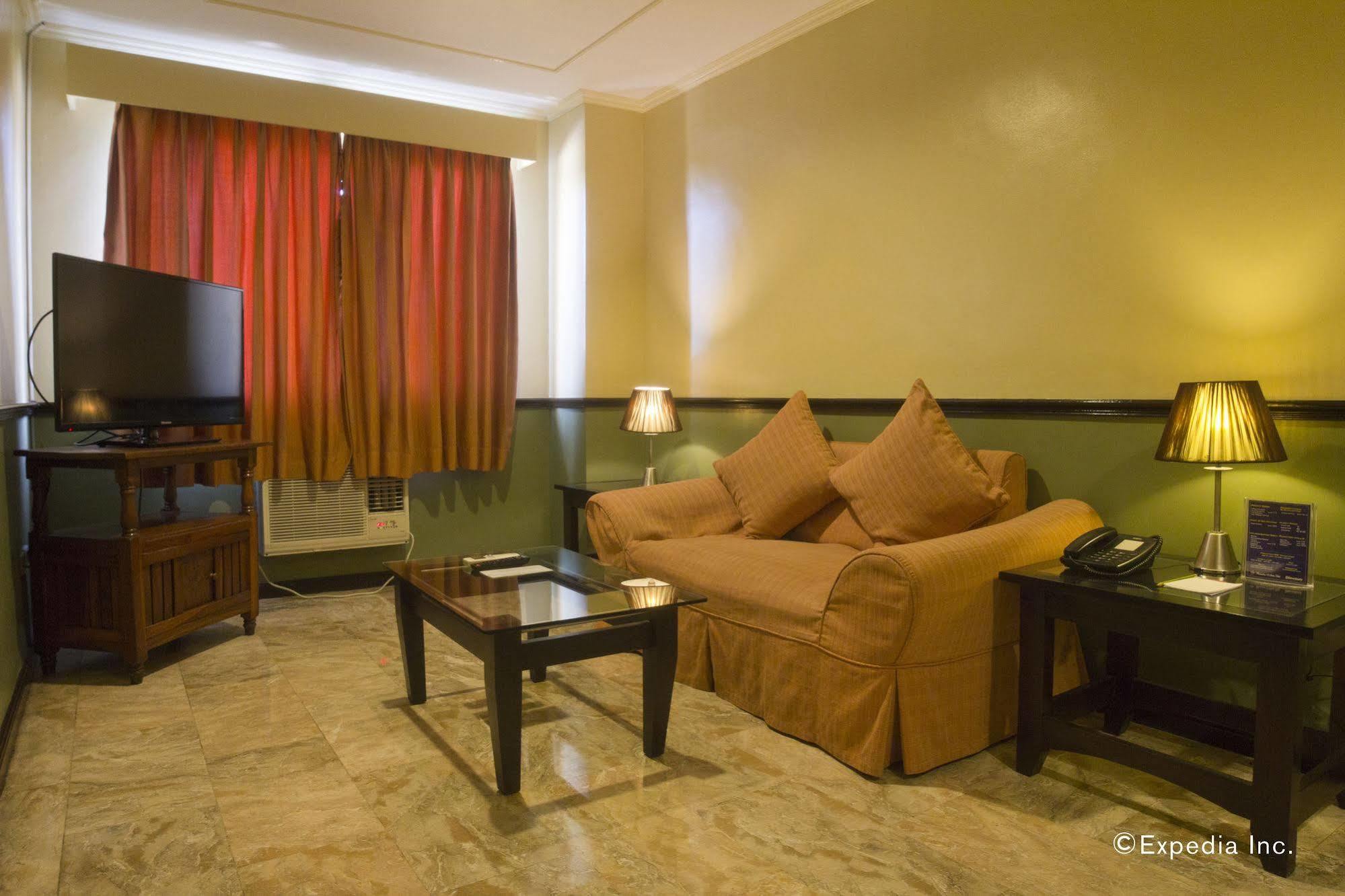 Fernandina 88 Suites Hotel Quezon City Bagian luar foto